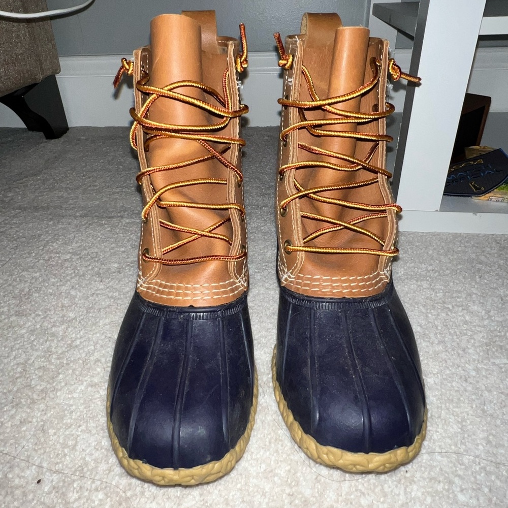 NEVER WORN NAVY BEAN BOOTS